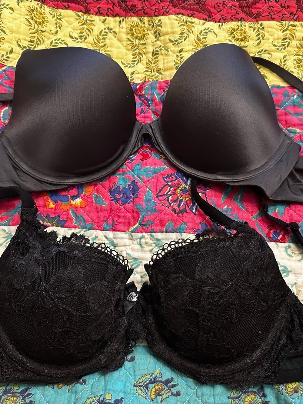 Victoria's Secret Black Smooth T-Shirt Bra and Black Lace Bra Set